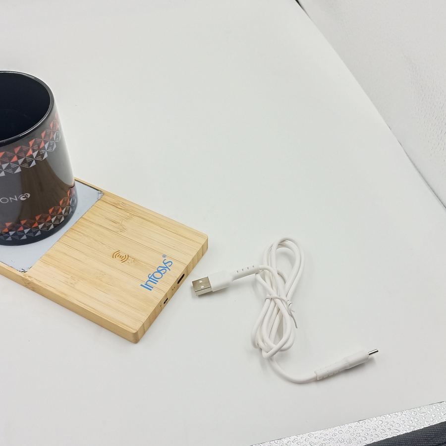 Infosys branded speaker gift set